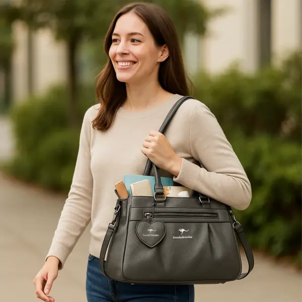 Bolso premium de cuero con detalle corazón